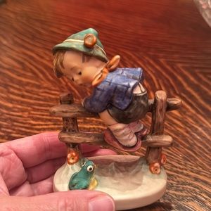 Hummel Retreat to Safety figurine